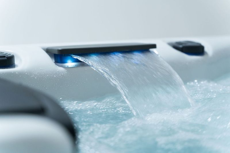 The Lust Big Kahuna Hot Tub - Image 4