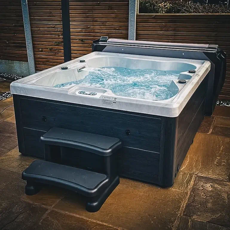 Outdoor Hot Tub