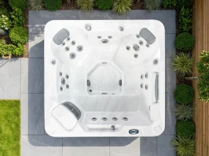 570-S - 13 amp Sun Beach Hot Tub