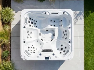 951-L - 32 amp Sun Beach Hot Tub